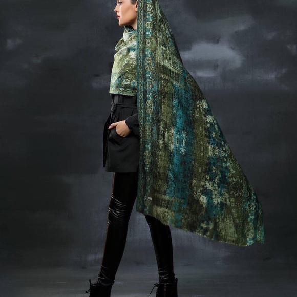 Scarf - Picture 7 of 7